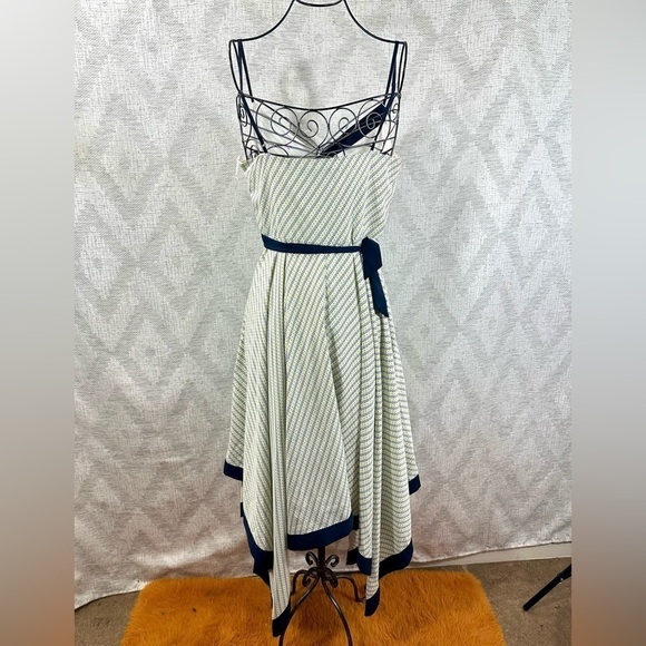 Banana Republic Print Strappy Handkerchief-Hem Dress size 6 - Picture 5 of 11